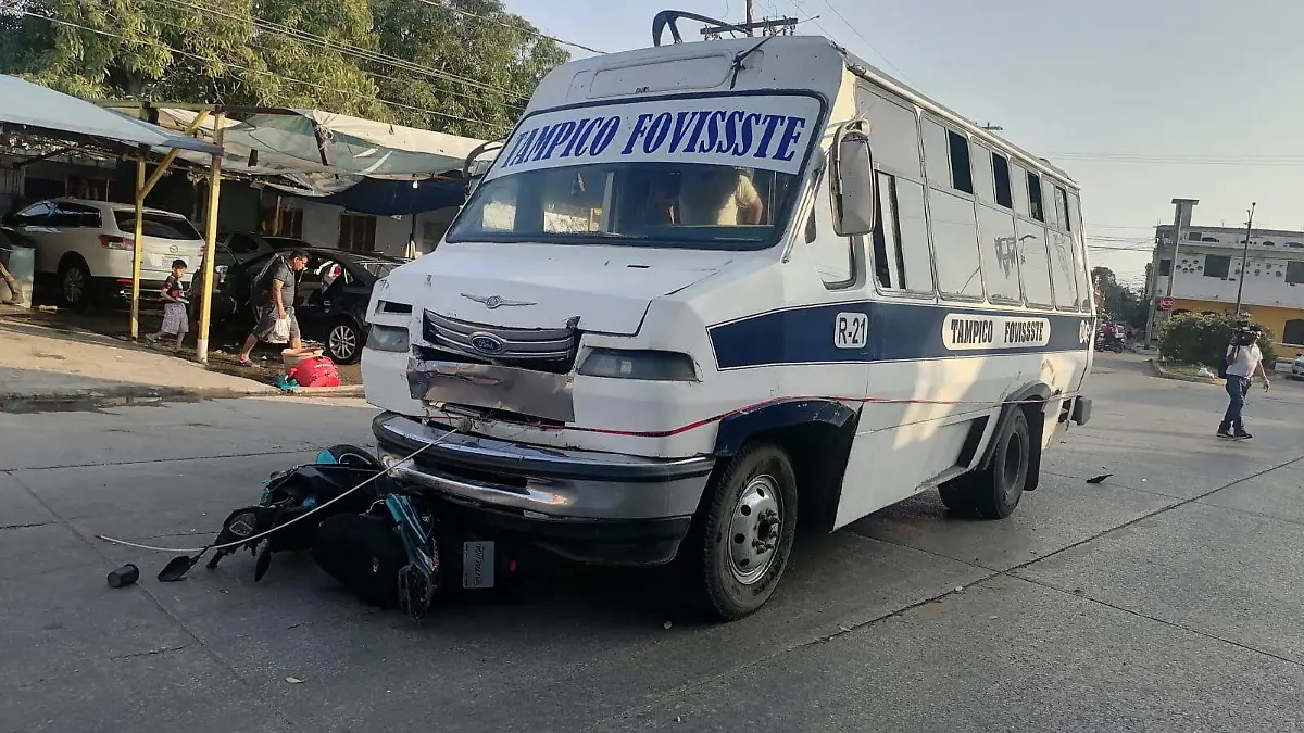 Falleció la motociclista involucrada en un accidente con un microbús en Tampico Mario Cruces (1)
